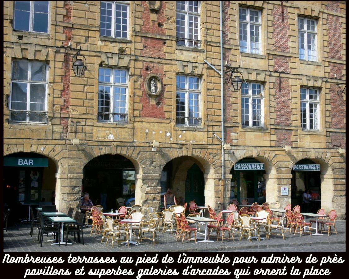 Charleville-Mézières: belle vue Place Ducale Exterior foto